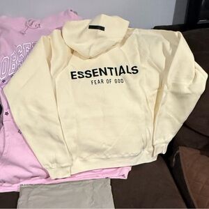 Essentials fear of god light Yellow pull over Hoodie size Xtra Small